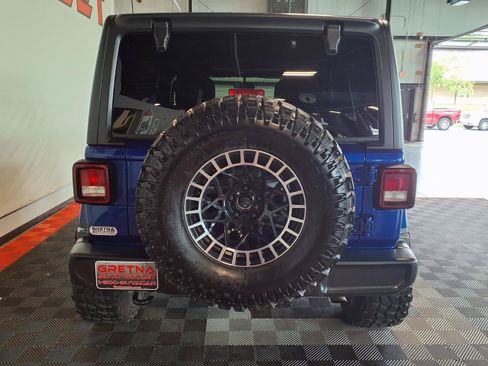 Used 2020 Jeep Wrangler Unlimited Sahara AWD/4WD image 6