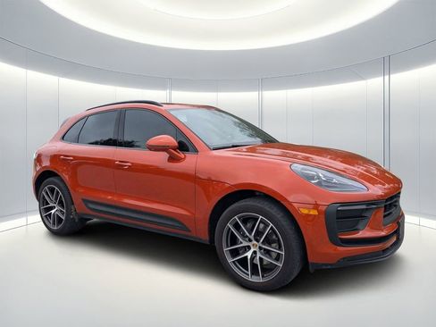 Used 2023 Porsche Macan AWD/4WD image 2