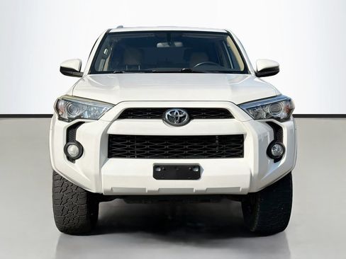 Used 2016 Toyota 4Runner SR5 AWD/4WD image 3