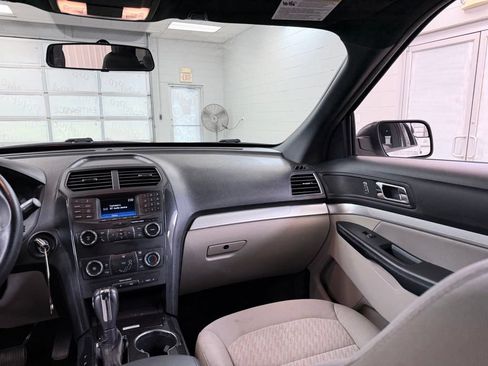Used 2018 Ford Explorer FWD image 27
