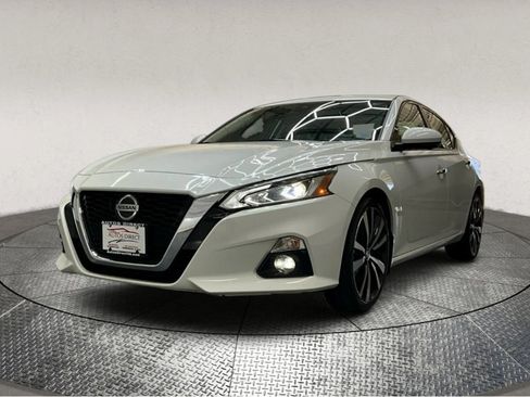 Used 2022 Nissan Altima 2.5 Platinum image 4