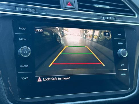Certified 2023 Volkswagen Tiguan SE FWD image 20