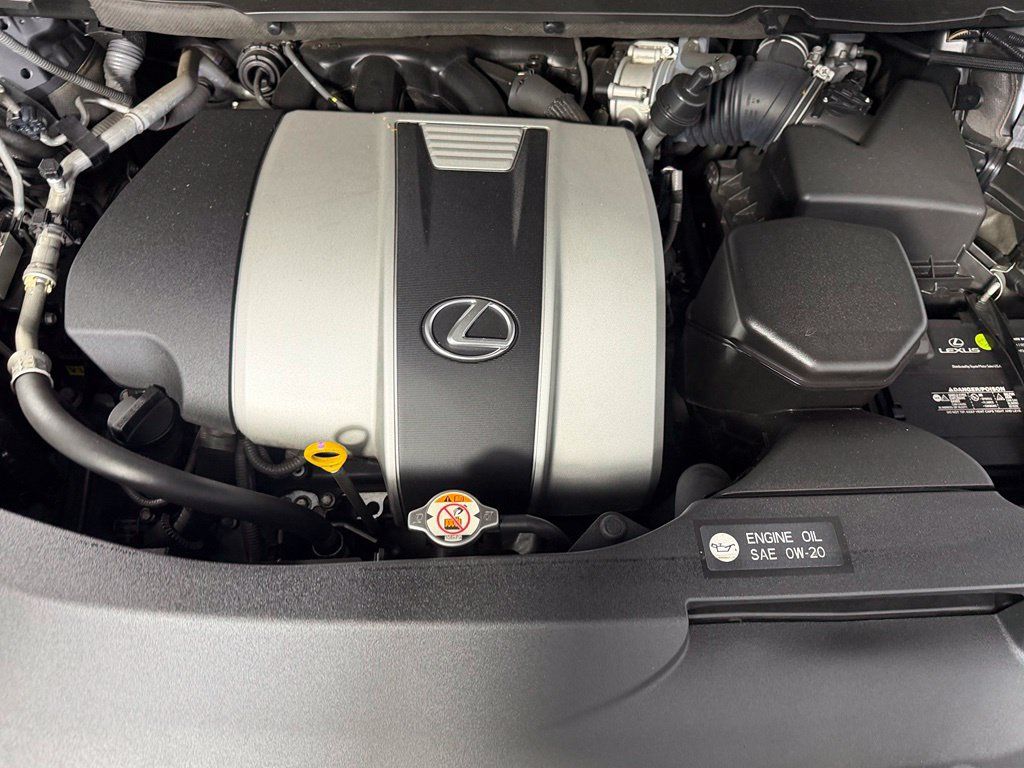 Used 2020 Lexus RX 350L Luxury w/ Accessory Package FWD image 27