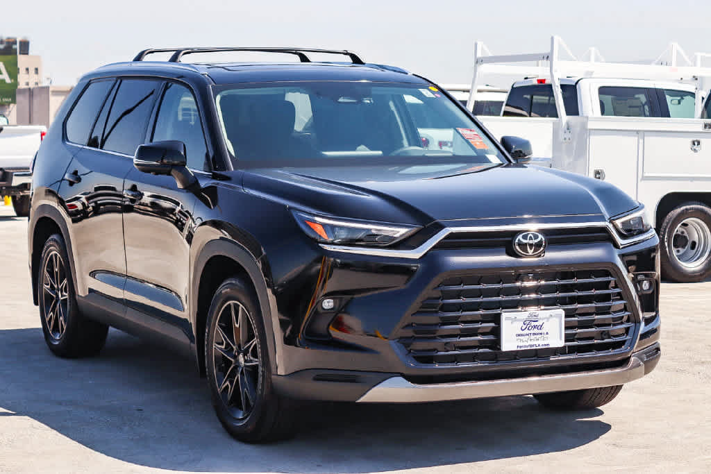 Used 2026 Toyota Grand Highlander AWD image 3