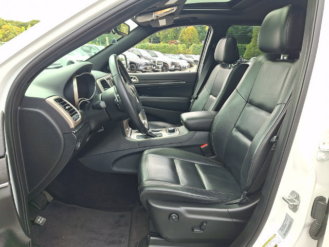 Used 2017 Jeep Grand Cherokee Limited AWD/4WD image 2