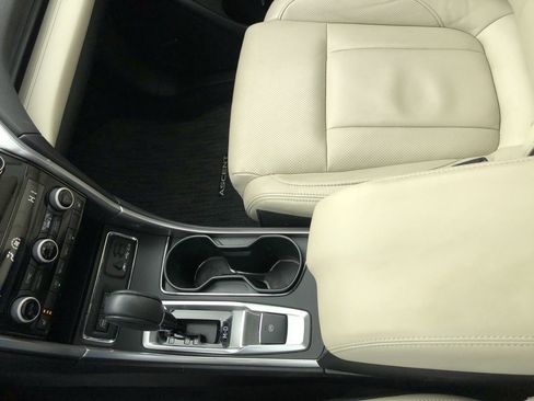 Used 2021 Subaru Ascent Limited w/ Technology Package image 19