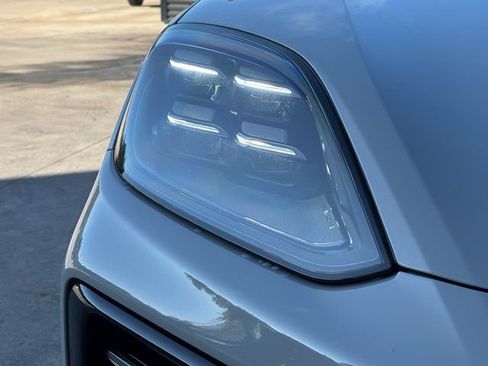 Certified 2026 Porsche Cayenne AWD/4WD image 12