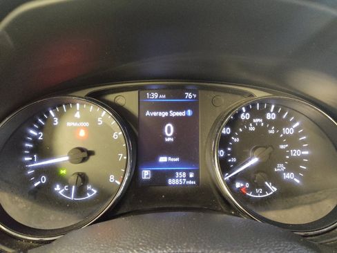 Used 2020 Nissan Rogue S FWD image 23