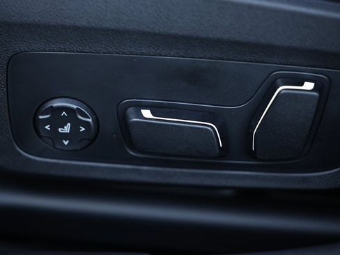 New 2026 BMW 330i Sedan w/ M Sport Package image 23