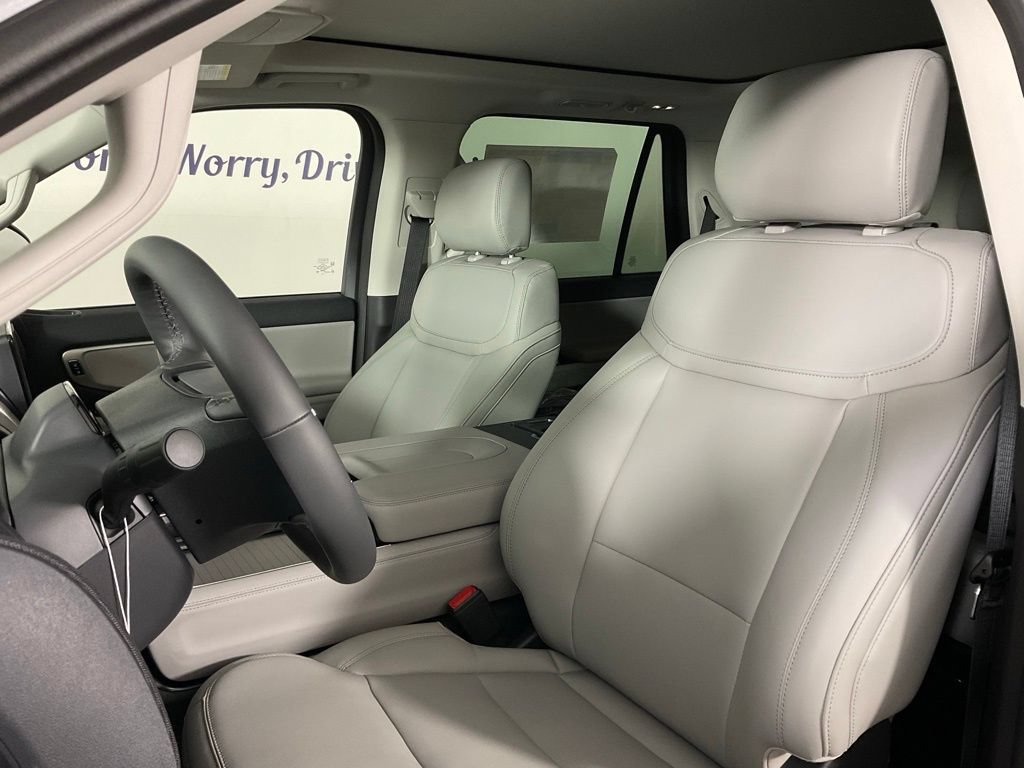 New 2026 Ford Expedition Active RWD image 14