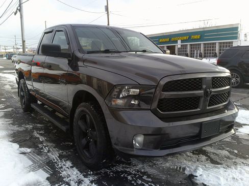 Used 2019 RAM 1500 Express w/ Express Value Package image 7