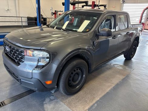 Used 2025 Ford Maverick XL FWD image 2