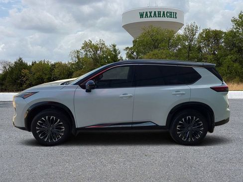 Used 2024 Nissan Rogue Platinum w/ Platinum Premium Package image 3