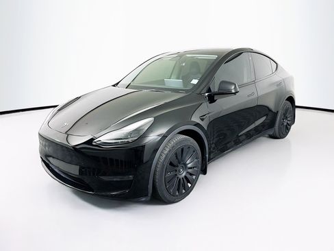 Used 2023 Tesla Model Y Long Range image 3