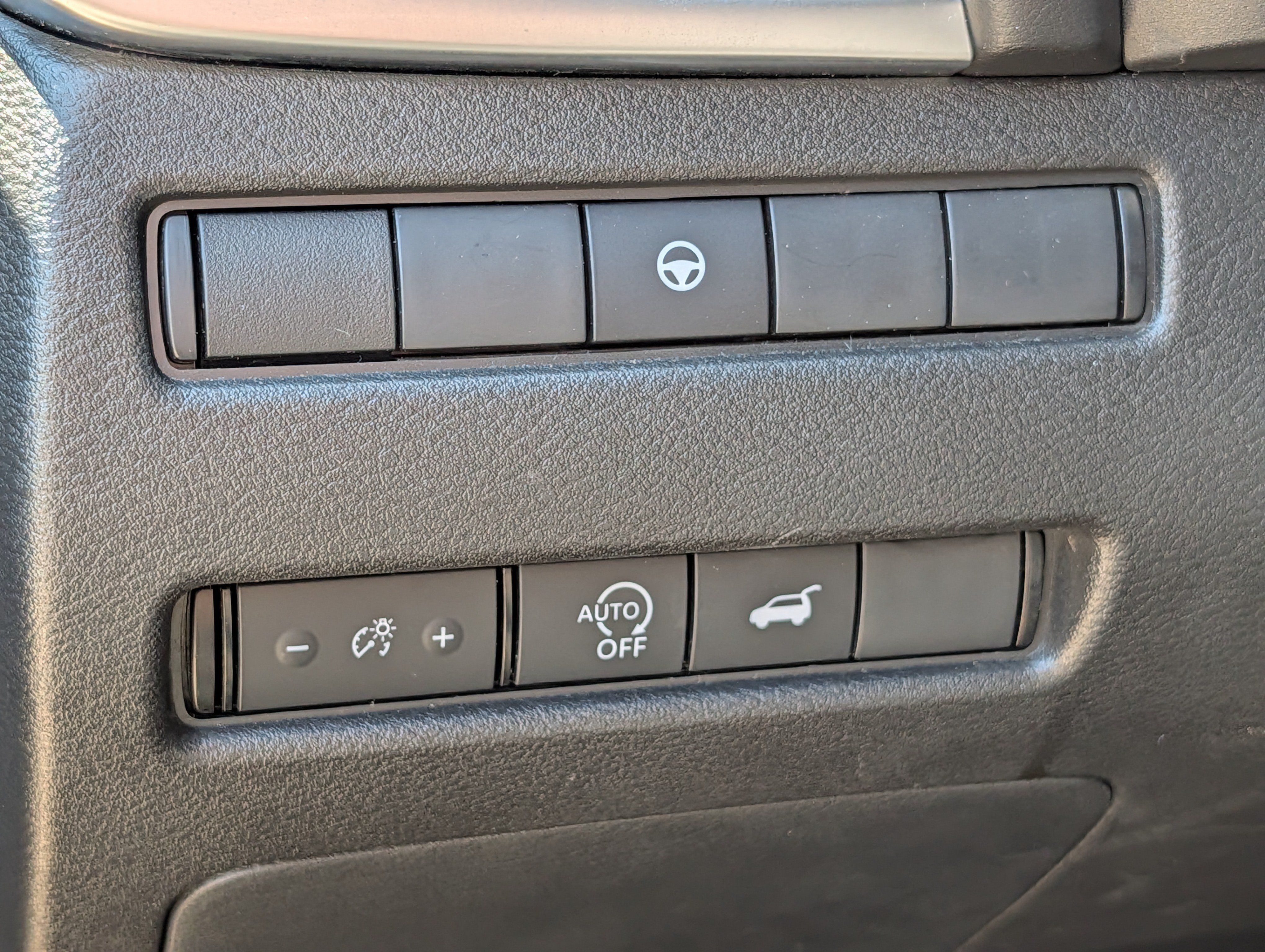 Used 2024 Nissan Rogue SV AWD/4WD image 15