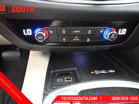 Used 2023 Buick Enclave Essence w/ Experience Buick Package AWD/4WD image 17