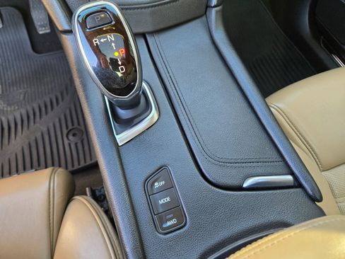 Used 2017 Cadillac XT5 Platinum image 46