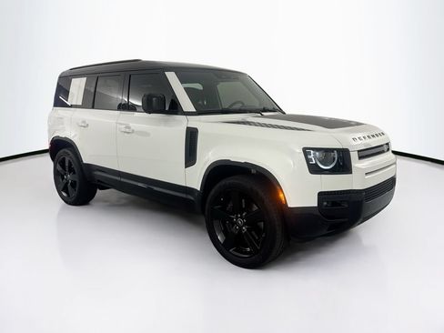 Used 2025 Land Rover Defender 110 X-Dynamic SE AWD/4WD image 3