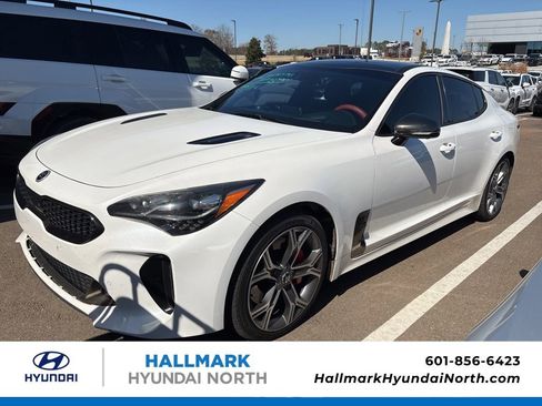 Used 2019 Kia Stinger GT2 image 1