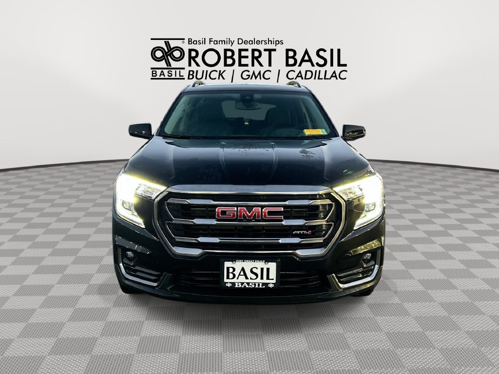 Used 2024 GMC Terrain AT4 AWD/4WD image 3