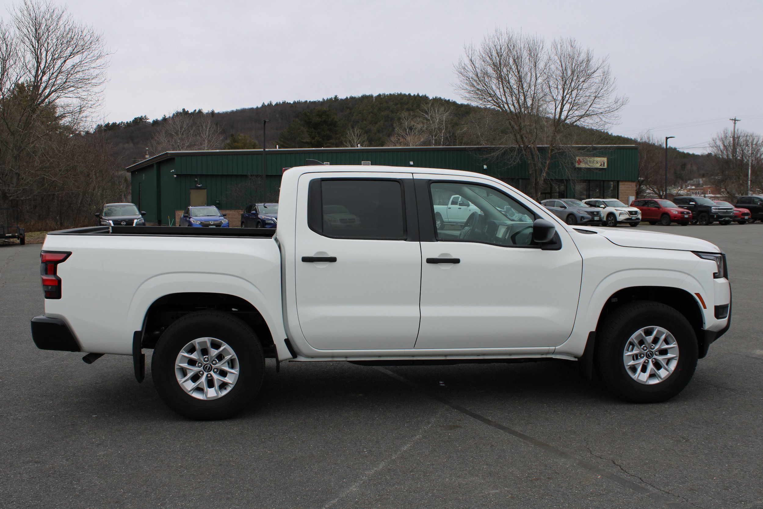 Used 2026 Nissan Frontier S w/ S Utility Package AWD/4WD image 3