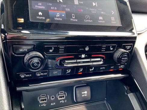 Used 2023 Jeep Grand Cherokee L Laredo w/ Luxury Tech Group I AWD/4WD image 33