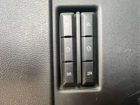 Used 2024 Ford Expedition XLT AWD/4WD image 28