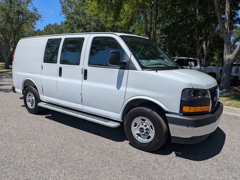 Used 2025 GMC Savana 2500 w/ Driver Convenience Package RWD image 2