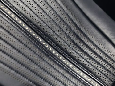 Used 2019 Aston Martin DB11 Volante image 53