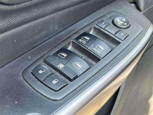 Used 2019 Jeep Cherokee Latitude Plus image 17