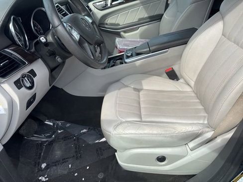 Used 2014 Mercedes-Benz GL 450 4MATIC image 19