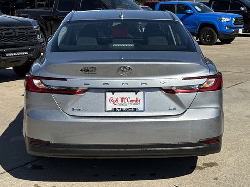 Used 2025 Toyota Camry LE image 6