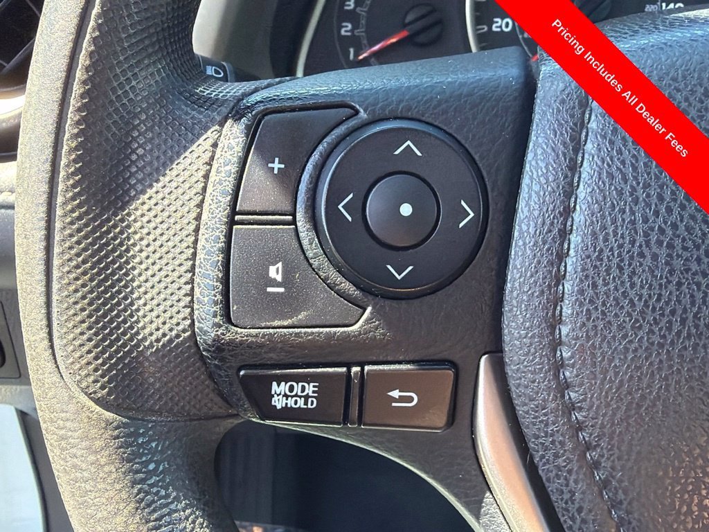 Used 2015 Toyota RAV4 XLE FWD image 11
