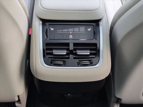 New 2026 Volvo XC90 B6 Ultra w/ Protection Package image 18