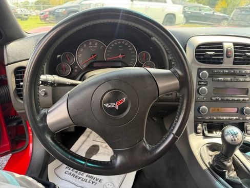 Used 2006 Chevrolet Corvette Convertible w/ Preferred Equipment Group RWD image 20