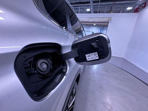 Used 2025 Mitsubishi Outlander SE FWD image 43