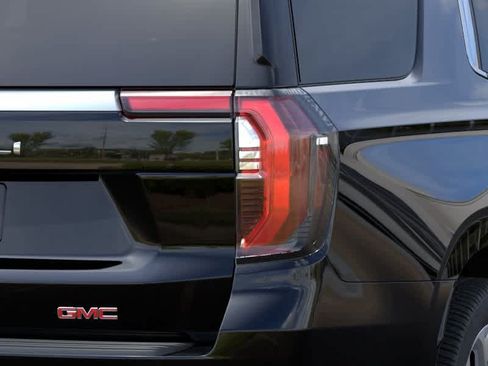 New 2026 GMC Yukon Denali w/ Denali Reserve Package AWD/4WD image 11