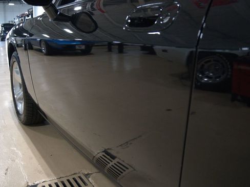 Used 2009 Dodge Challenger R/T image 16