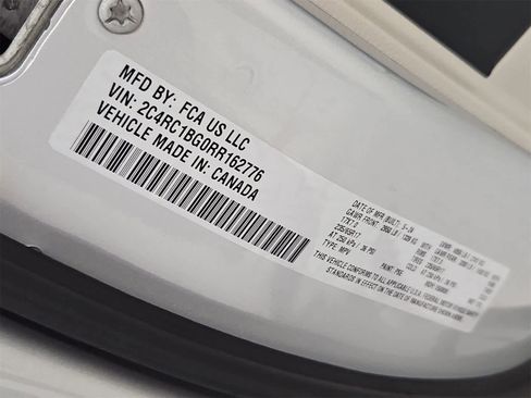 Used 2024 Chrysler Pacifica Touring-L image 36