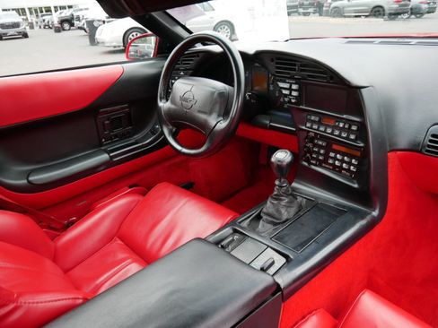 Used 1994 Chevrolet Corvette Convertible RWD image 13