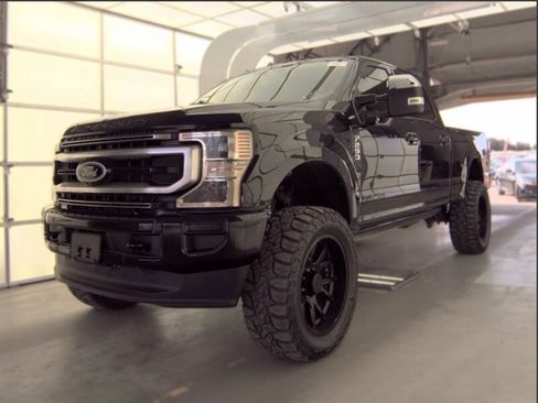 Used 2020 Ford F250 Platinum w/ FX4 Off-Road Package AWD/4WD image 1
