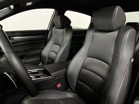 Used 2019 Honda Accord Sport image 13