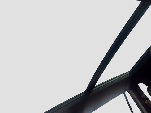 Used 2024 Volkswagen Tiguan SE R-Line image 22