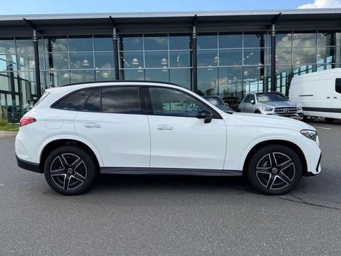 Used 2024 Mercedes-Benz GLC 300 4MATIC image 8