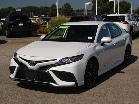 Used 2023 Toyota Camry XSE image 2