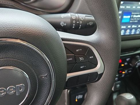 Used 2021 Jeep Renegade Sport image 18