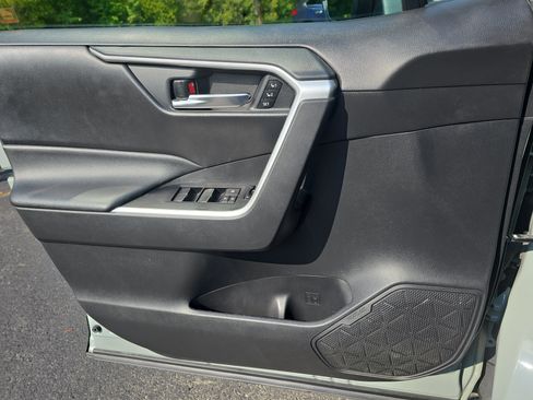 Used 2020 Toyota RAV4 XLE Premium AWD/4WD image 29