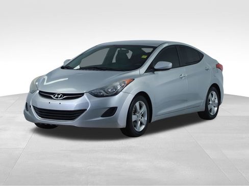 Used 2013 Hyundai Elantra GLS image 7