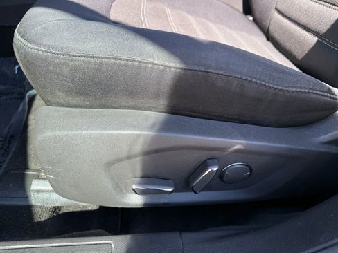 Used 2014 Ford Fusion SE FWD image 17