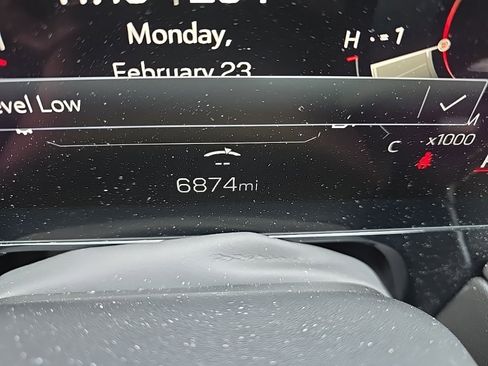 Used 2025 GMC Yukon Elevation image 18